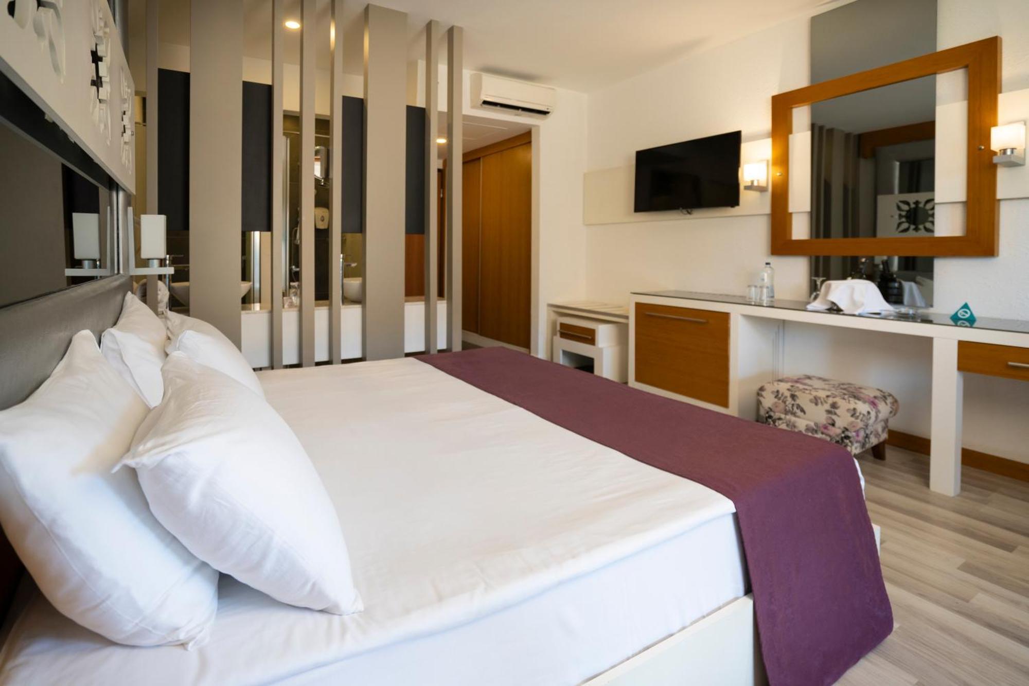 Flora Garden Beach Hotel - Adults Only 16 Plus - Couples Concept Kızılot 外观 照片
