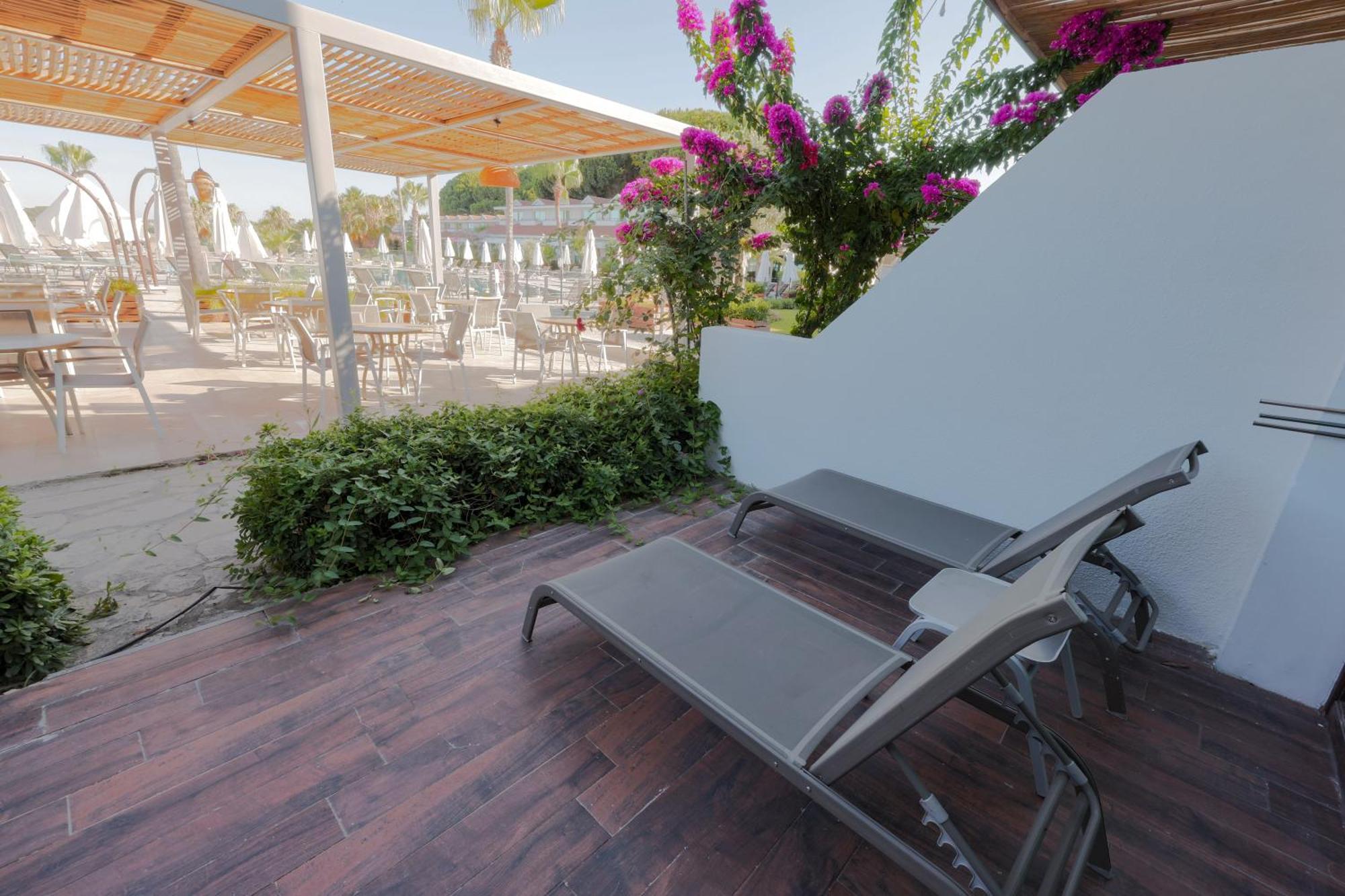 Flora Garden Beach Hotel - Adults Only 16 Plus - Couples Concept Kızılot 外观 照片