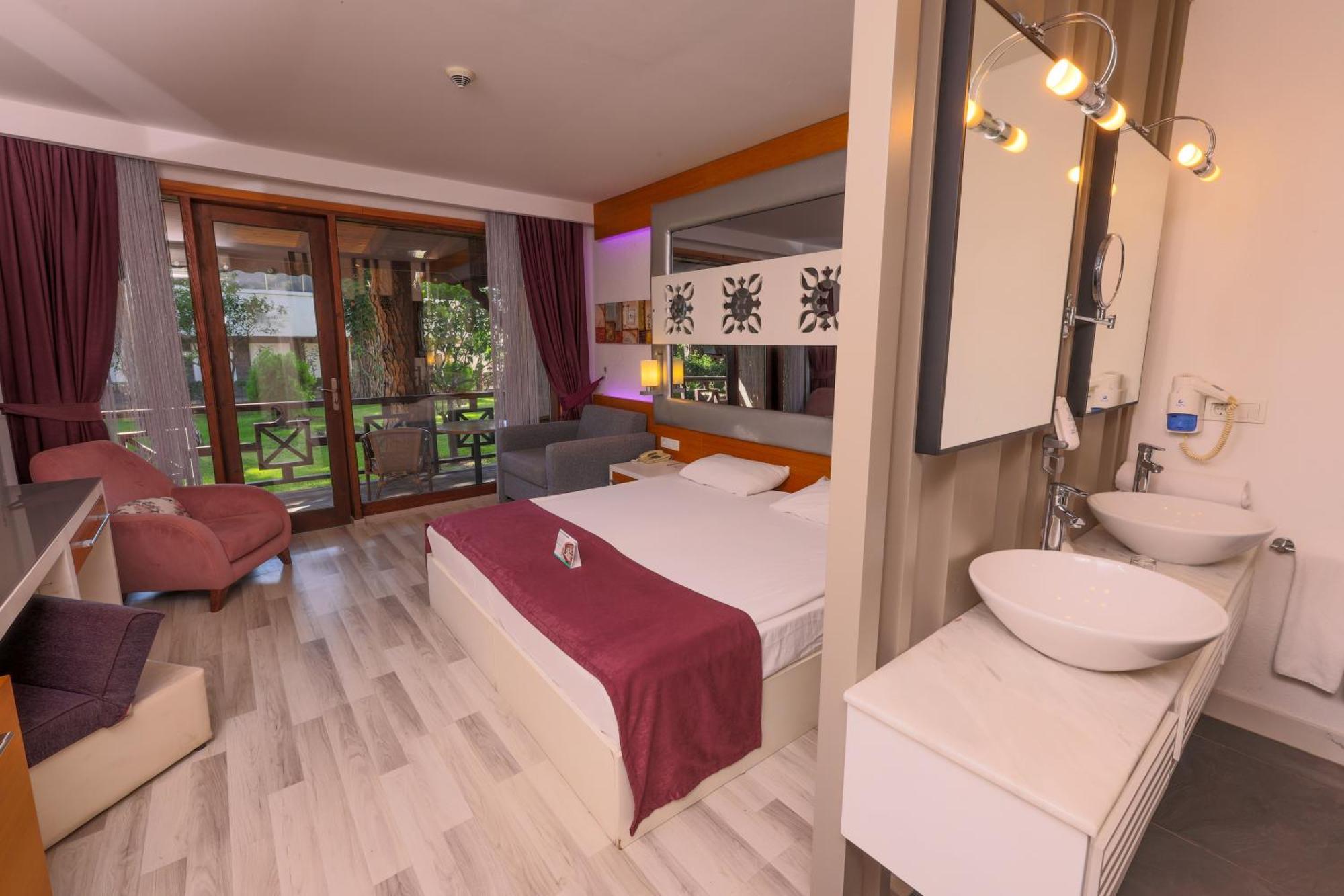 Flora Garden Beach Hotel - Adults Only 16 Plus - Couples Concept Kızılot 外观 照片
